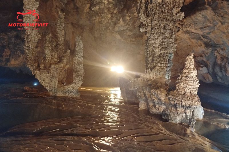 Nguom Ngao Cave