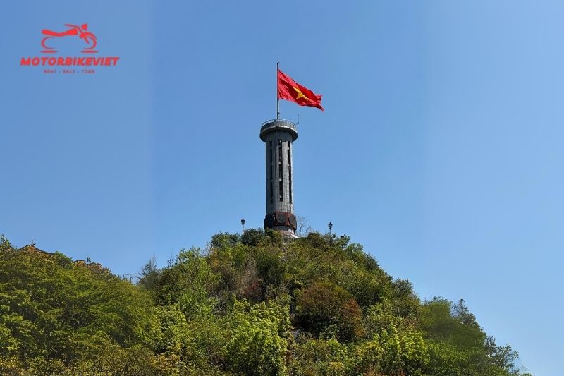 Lung Cu Flag poles