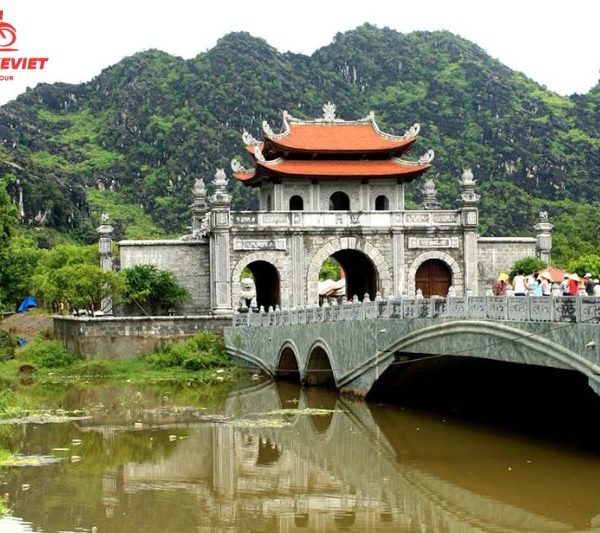 Hoa Lu Tam Coc day tour 1