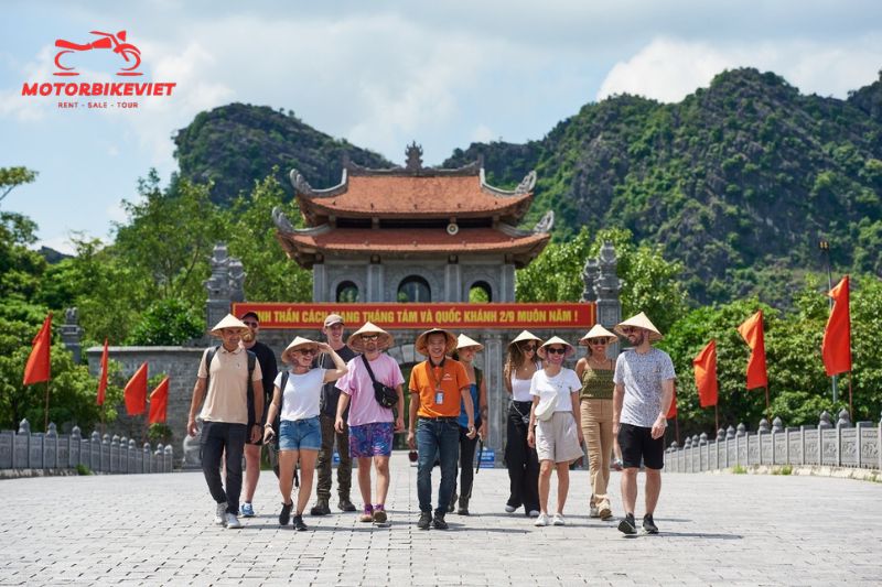 Hoa Lu Tam Coc day tour