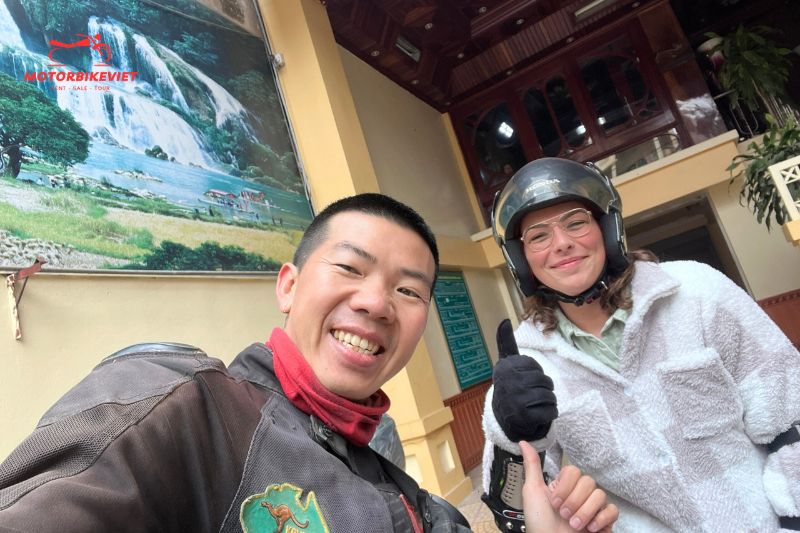 Professional and English-speaking tour guides