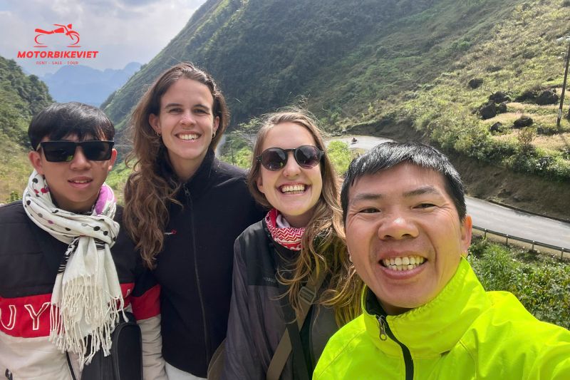 Local guides in cultural experiences