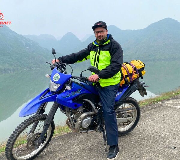 The group rides from Vinh into Quang Binh Province