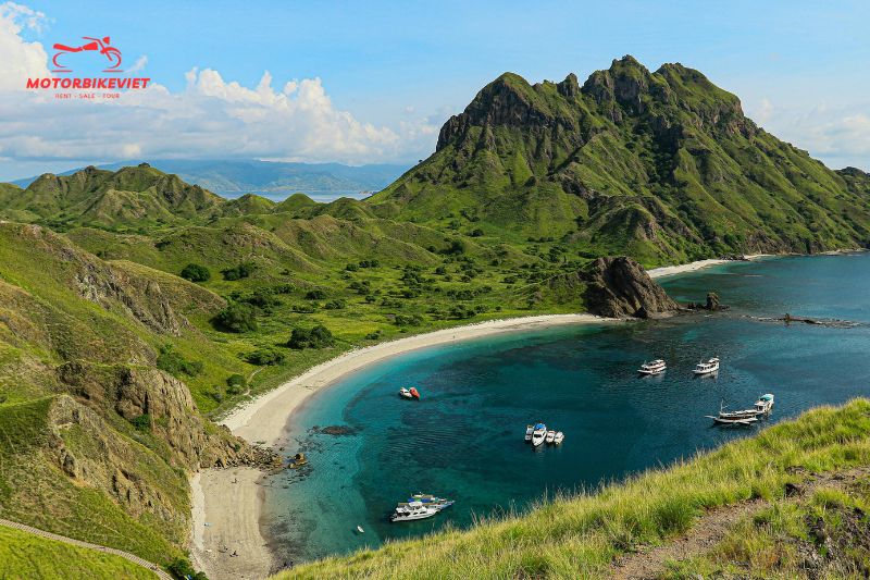 Halong Bay adventure cruise experience